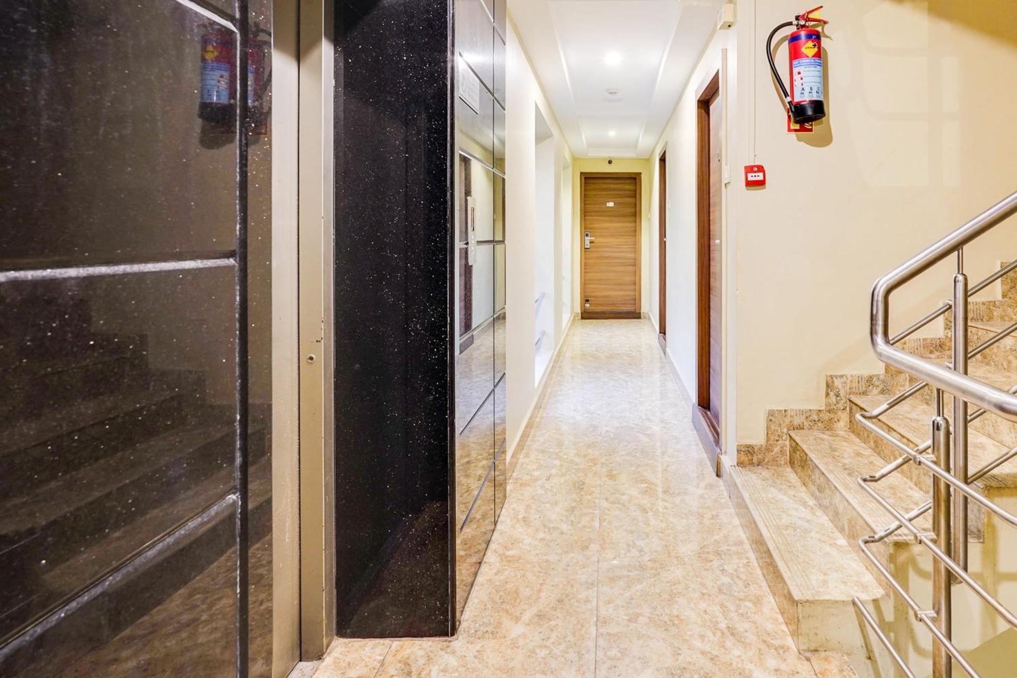 Super Townhouse Oak Kodambakkam Formerly Cine City Chennai Zewnętrze zdjęcie