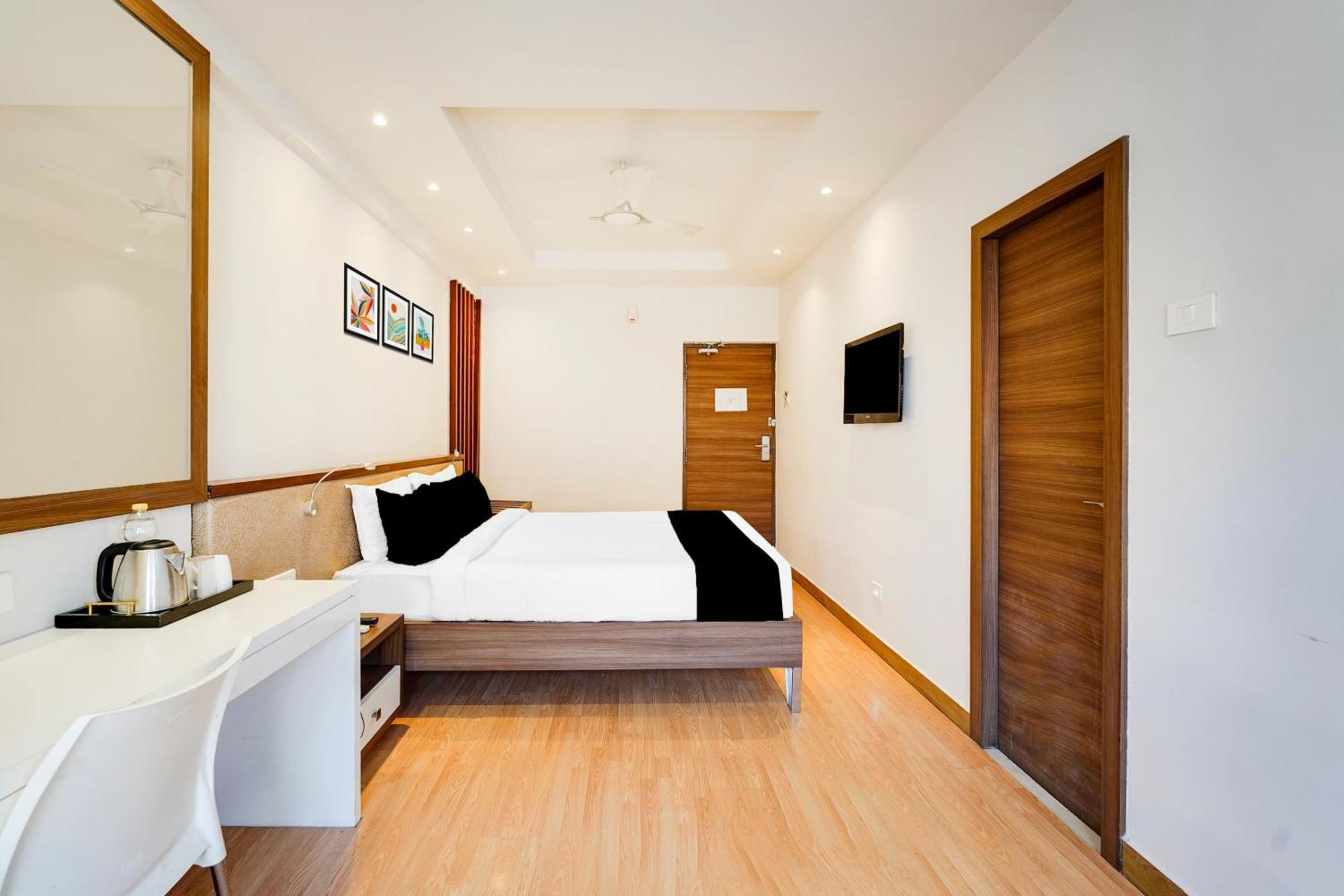 Super Townhouse Oak Kodambakkam Formerly Cine City Chennai Zewnętrze zdjęcie