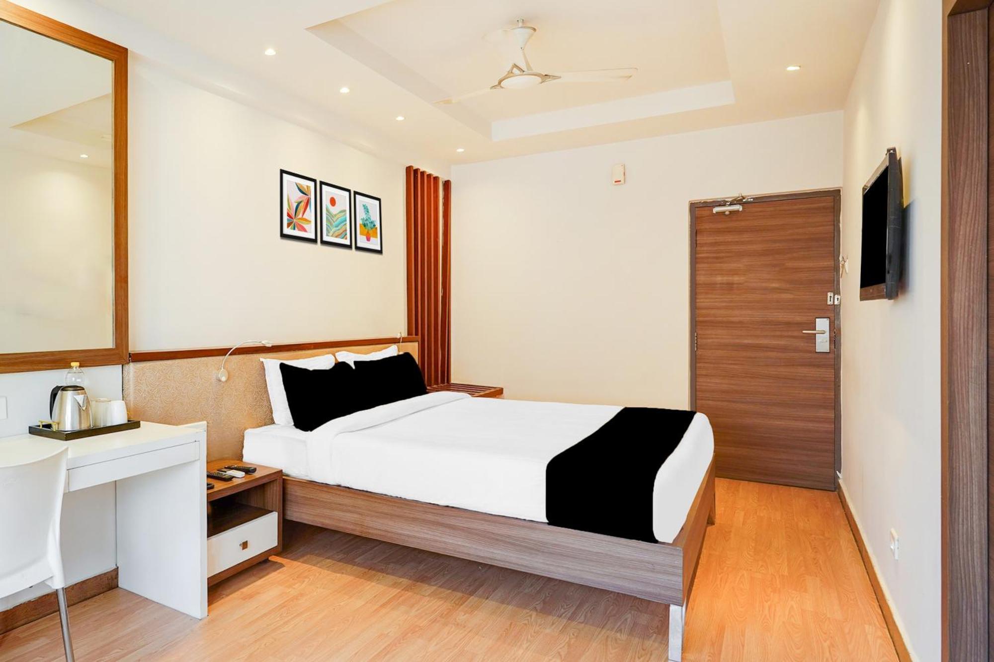 Super Townhouse Oak Kodambakkam Formerly Cine City Chennai Zewnętrze zdjęcie